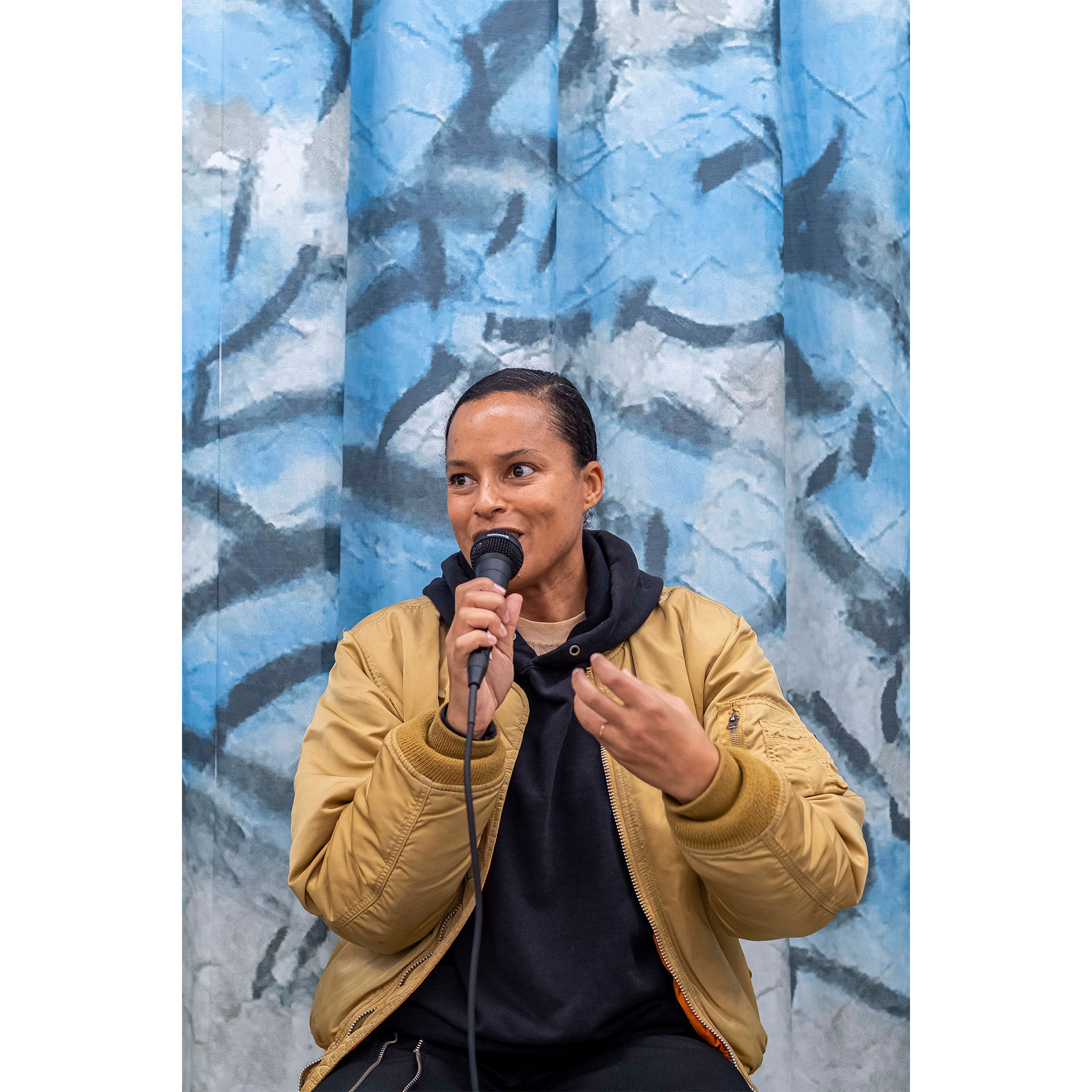 Affective Archives: Talk with Isabel Lewis and Yon Natalie Mik. Photo: Mathias Völzke