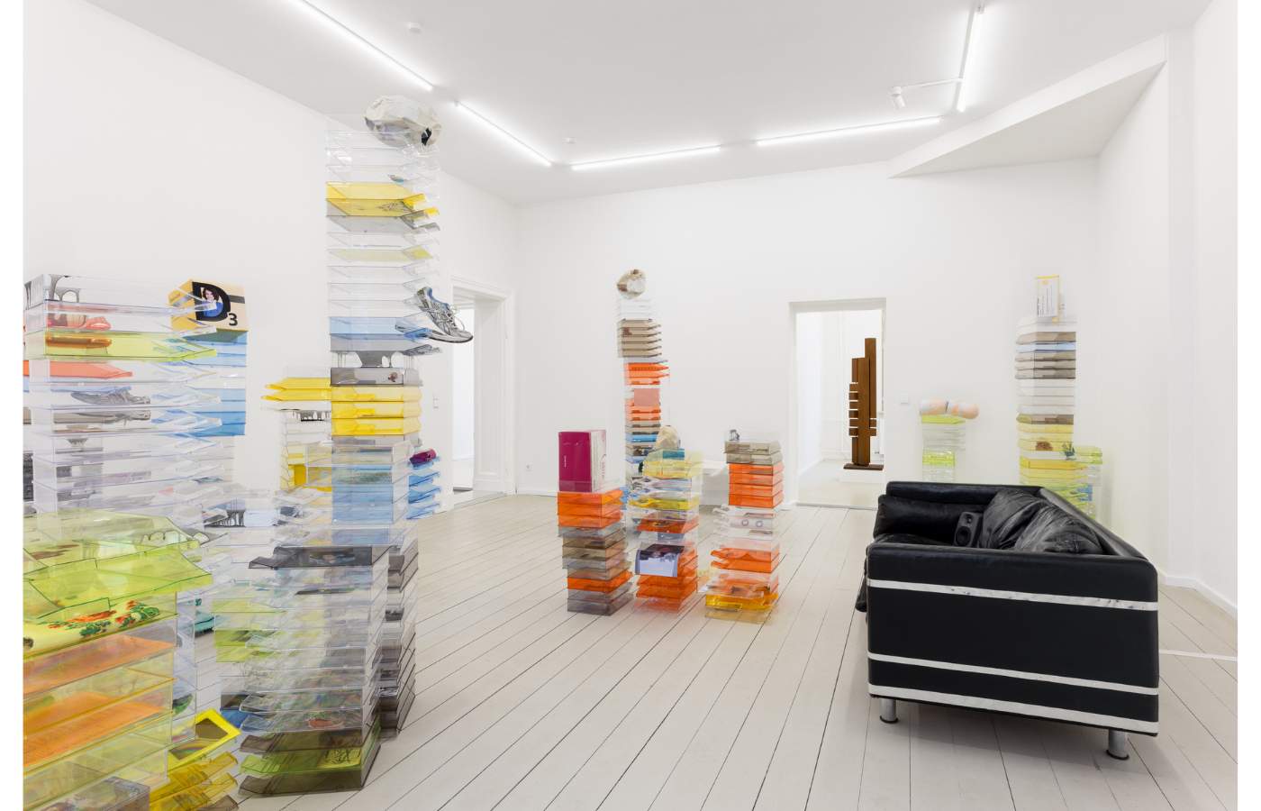 DISLOCATIONS—within reach - Kunst Raum Mitte