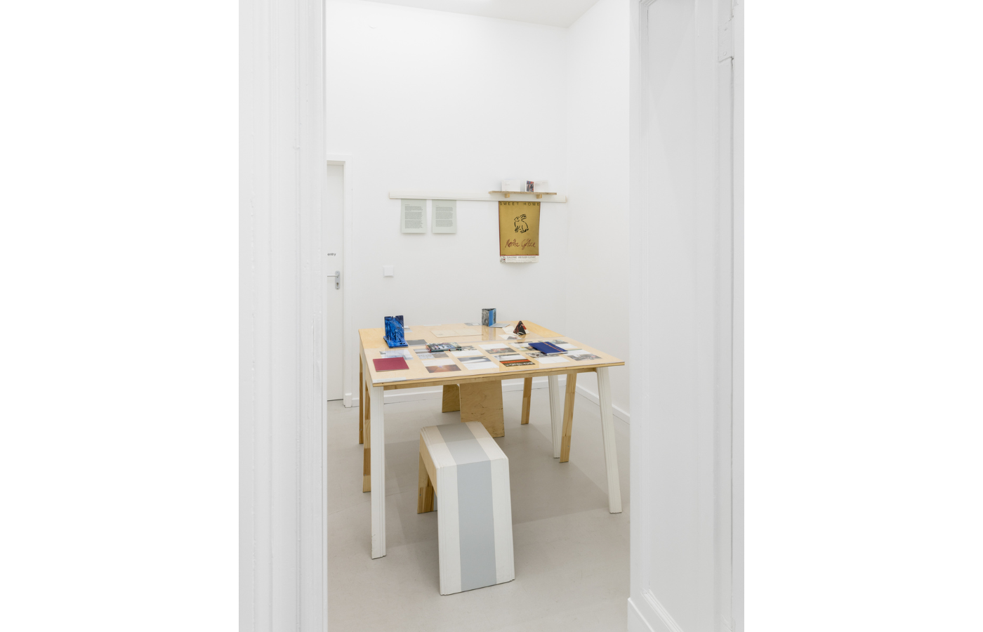 Archivmaterial der galerie weisser elefant. Foto Jannis Uffrecht