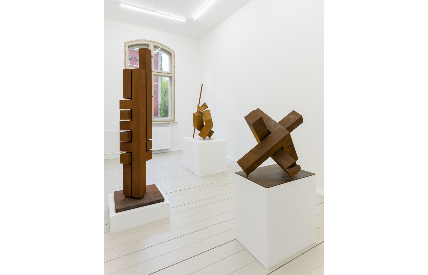 Songhak Ky, Installationsansicht Kunst Raum Mitte, 2025. Foto Jannis Uffrecht
