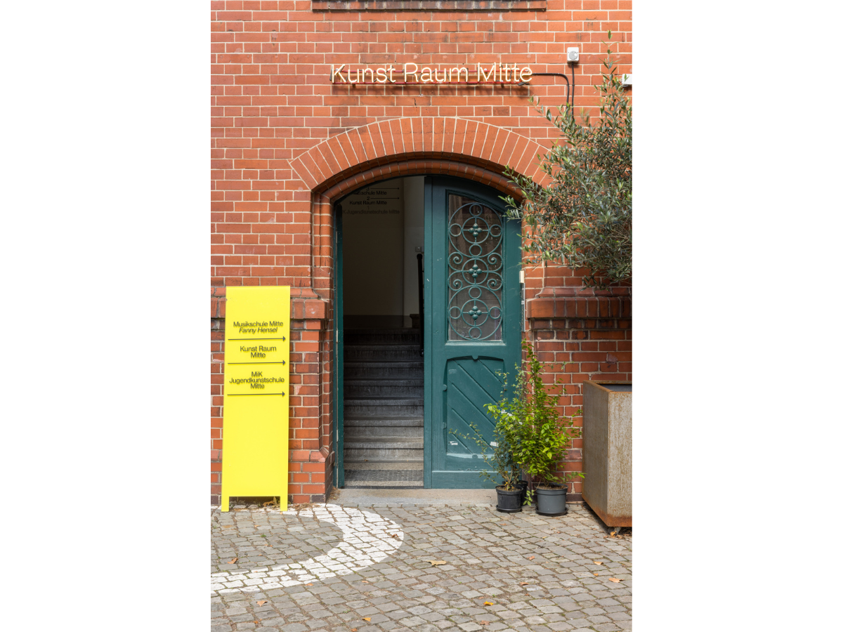 19_Wisrah C. V. da R. Celestino, Gift, 2024_2025. Foto_ Jannis Uffrecht