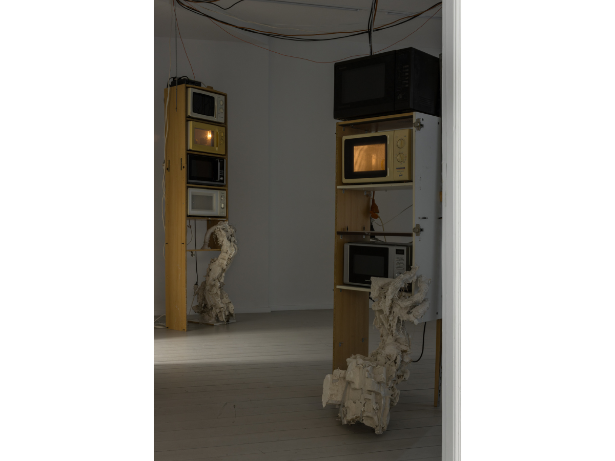 Johannes Büttner, L’ État, c’ est moi, 2025/26. Foto: Jannis Uffrecht